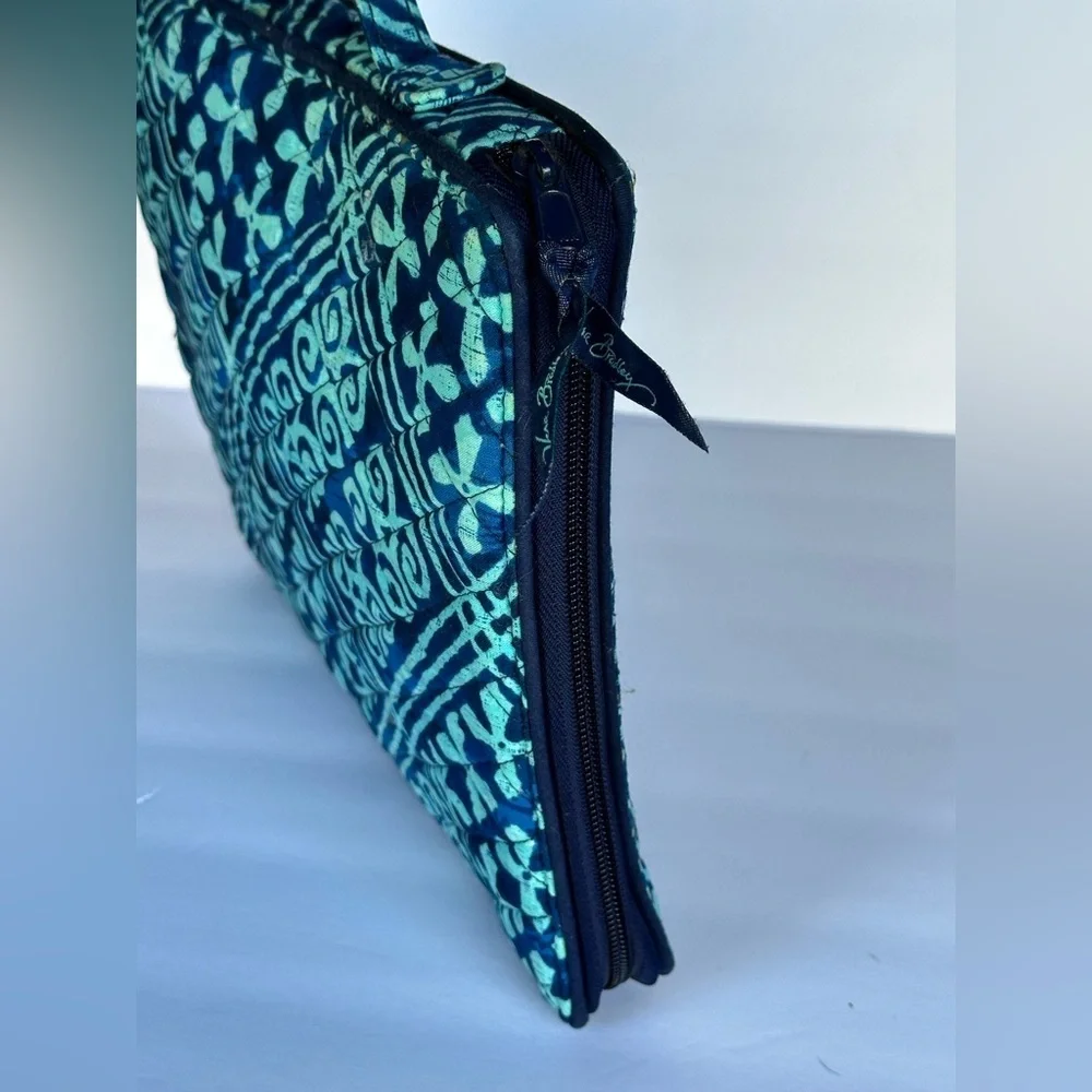 Vera Bradley Tablet Tamer Organizer Case Sleeve Bag in Cuban Tiles Blue/green